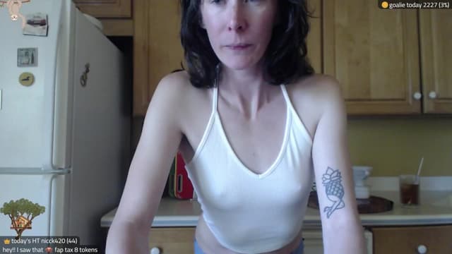 Gallery image thumbnail from Kira_'s myfreecams stream on, 08/06/2025, 18:05 image 6 of 20