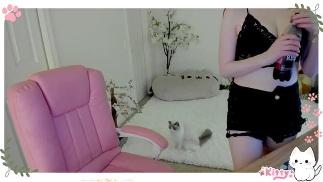 Gallery image thumbnail from Kitty's myfreecams stream on, 04/05/2025, 06:11 image 2 of 20