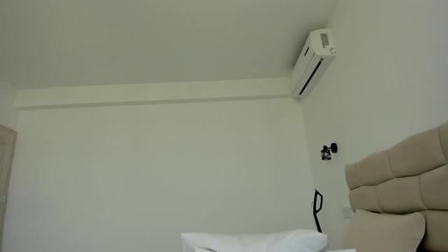 Gallery image thumbnail from Krys_'s myfreecams stream on, 05/08/2026, 08:37 image 13 of 20