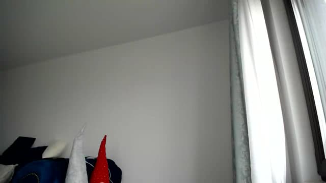 Gallery image thumbnail from L_A_U's myfreecams stream on, 12/12/2022, 08:44 image 12 of 20