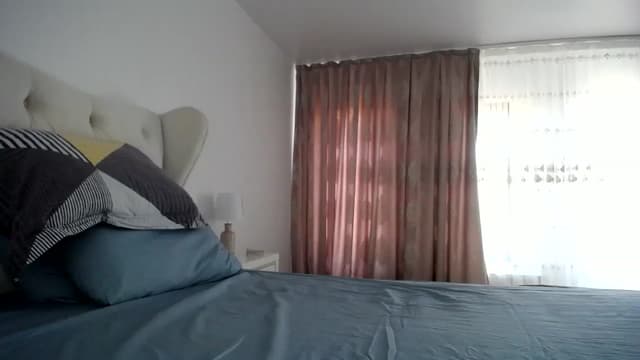 Gallery image thumbnail from L_A_U's myfreecams stream on, 12/12/2022, 13:19 image 2 of 20