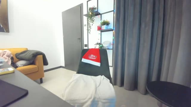 Gallery image thumbnail from L_y_d's myfreecams stream on, 12/20/2024, 23:48 image 16 of 20