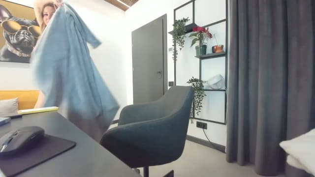 Gallery image thumbnail from L_y_d's myfreecams stream on, 03/22/2025, 22:41 image 1 of 20