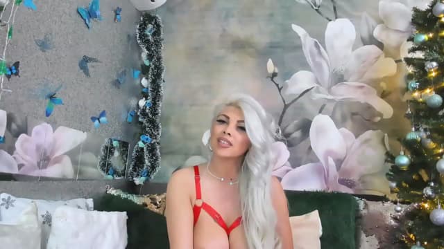 Gallery image thumbnail from Lexax's myfreecams stream on, 12/25/2022, 23:41 image 6 of 20