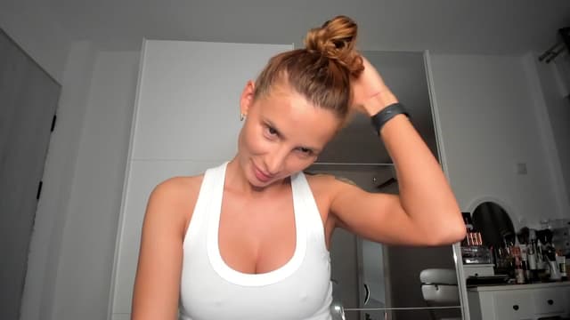 Gallery image thumbnail from Lilie's myfreecams stream on, 04/09/2024, 19:15 image 1 of 20