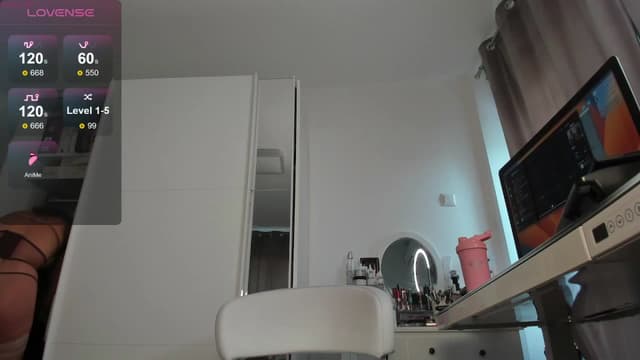 Gallery image thumbnail from Lilie's myfreecams stream on, 05/31/2024, 19:17 image 6 of 20