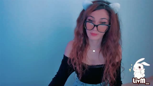 Gallery image thumbnail from LivM_'s myfreecams stream on, 03/11/2024, 08:36 image 17 of 20