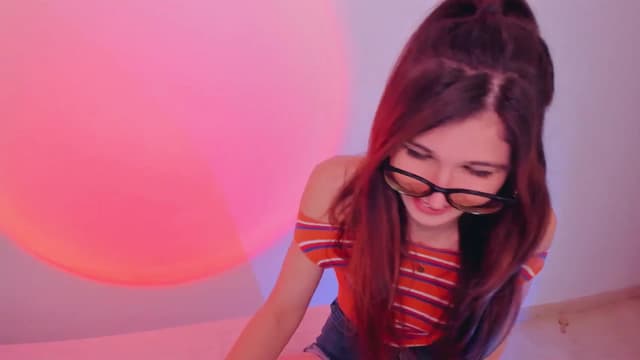 Gallery image thumbnail from LivM_'s myfreecams stream on, 05/07/2024, 08:26 image 16 of 20