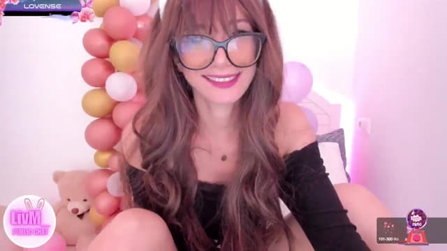 Gallery image thumbnail from LivM_'s myfreecams stream on, 10/05/2024, 08:14 image 14 of 20
