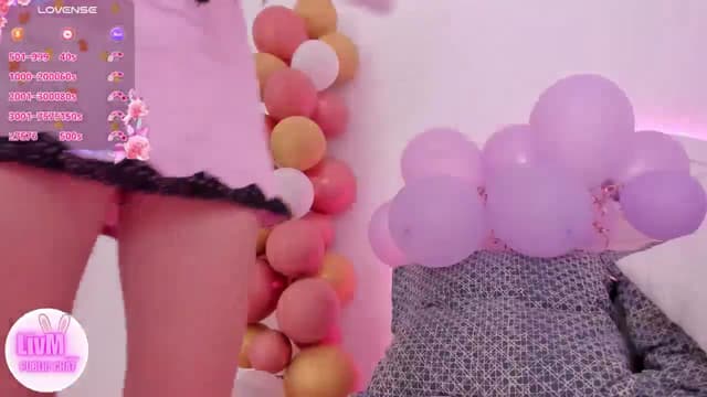 Gallery image thumbnail from LivM_'s myfreecams stream on, 10/06/2024, 07:52 image 12 of 20