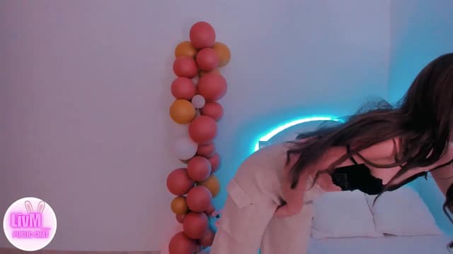 Gallery image thumbnail from LivM_'s myfreecams stream on, 10/20/2024, 07:01 image 8 of 20