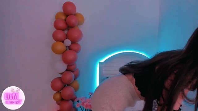 Gallery image thumbnail from LivM_'s myfreecams stream on, 10/20/2024, 07:01 image 5 of 20