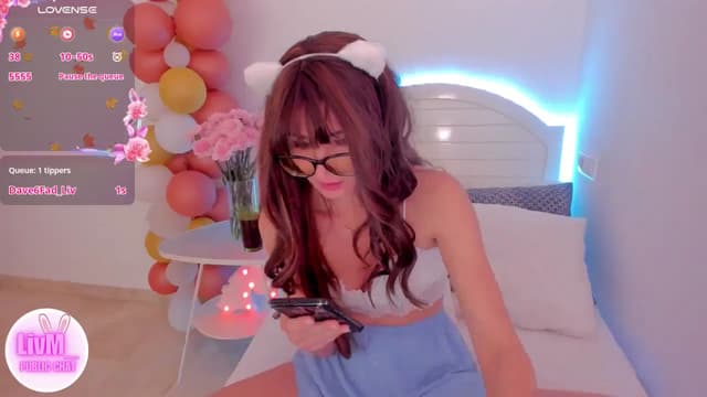 Gallery image thumbnail from LivM_'s myfreecams stream on, 10/21/2024, 08:38 image 13 of 20