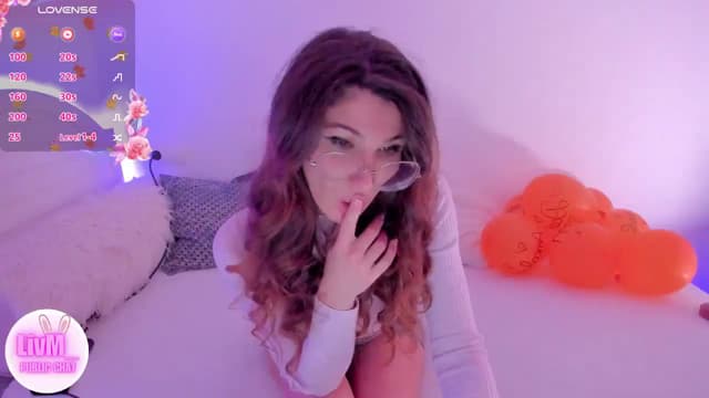 Gallery image thumbnail from LivM_'s myfreecams stream on, 10/25/2024, 20:43 image 7 of 20