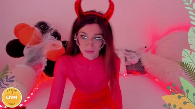 Gallery image thumbnail from LivM_'s myfreecams stream on, 10/30/2024, 07:50 image 14 of 20