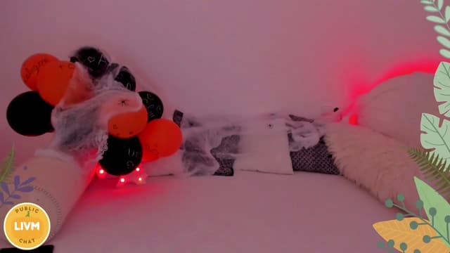 Gallery image thumbnail from LivM_'s myfreecams stream on, 10/30/2024, 07:50 image 7 of 20