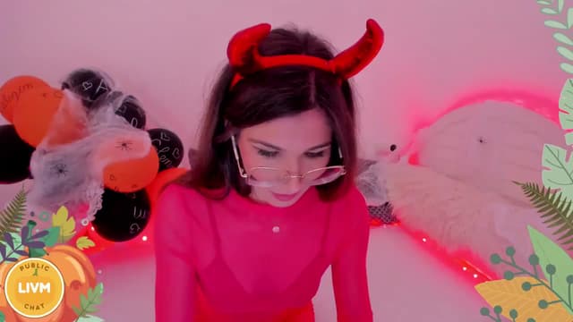 Gallery image thumbnail from LivM_'s myfreecams stream on, 10/30/2024, 08:40 image 20 of 20