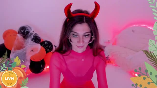 Gallery image thumbnail from LivM_'s myfreecams stream on, 10/30/2024, 17:43 image 1 of 20