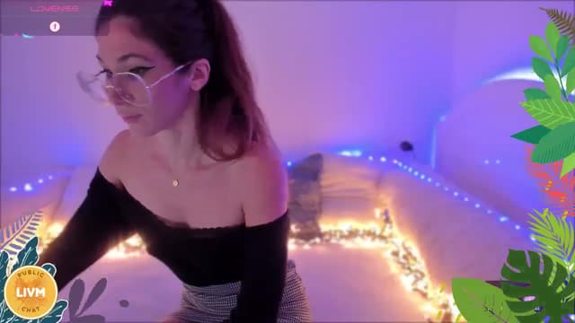 Gallery image thumbnail from LivM_'s myfreecams stream on, 11/07/2024, 09:11 image 9 of 20