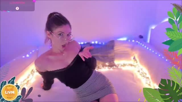 Gallery image thumbnail from LivM_'s myfreecams stream on, 11/07/2024, 09:11 image 5 of 20