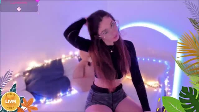 Gallery image thumbnail from LivM_'s myfreecams stream on, 11/08/2024, 09:17 image 17 of 20