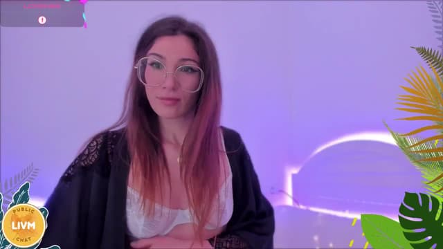 Gallery image thumbnail from LivM_'s myfreecams stream on, 11/10/2024, 09:42 image 11 of 20