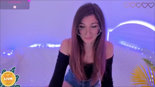 Gallery image thumbnail from LivM_'s myfreecams stream on, 11/11/2024, 09:10 image 7 of 20