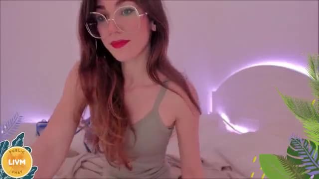 Gallery image thumbnail from LivM_'s myfreecams stream on, 11/19/2024, 09:08 image 14 of 20