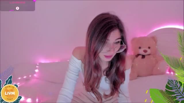 Gallery image thumbnail from LivM_'s myfreecams stream on, 11/20/2024, 08:59 image 4 of 20