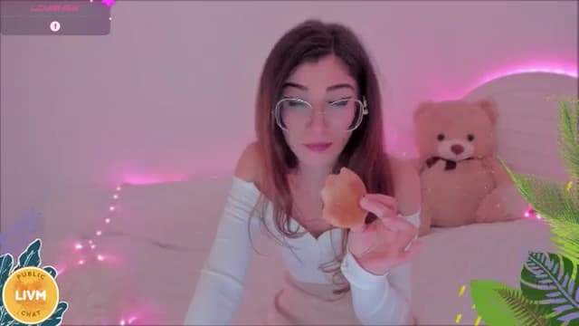 Gallery image thumbnail from LivM_'s myfreecams stream on, 11/20/2024, 08:59 image 13 of 20