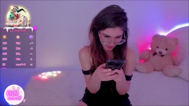 Gallery image thumbnail from LivM_'s myfreecams stream on, 12/27/2024, 09:10 image 7 of 20