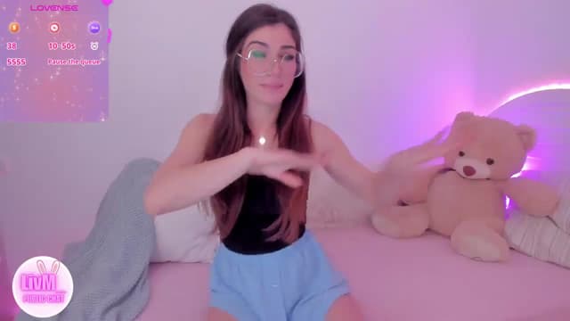 Gallery image thumbnail from LivM_'s myfreecams stream on, 01/12/2025, 08:24 image 5 of 20