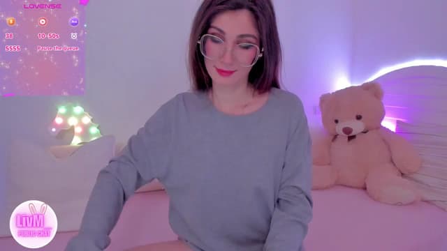 Gallery image thumbnail from LivM_'s myfreecams stream on, 01/17/2025, 09:27 image 5 of 20