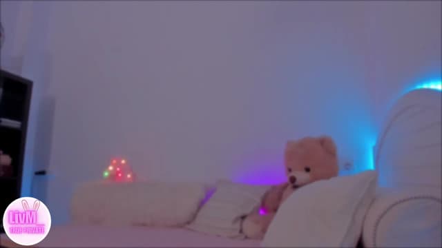 Gallery image thumbnail from LivM_'s myfreecams stream on, 01/26/2025, 08:55 image 6 of 20