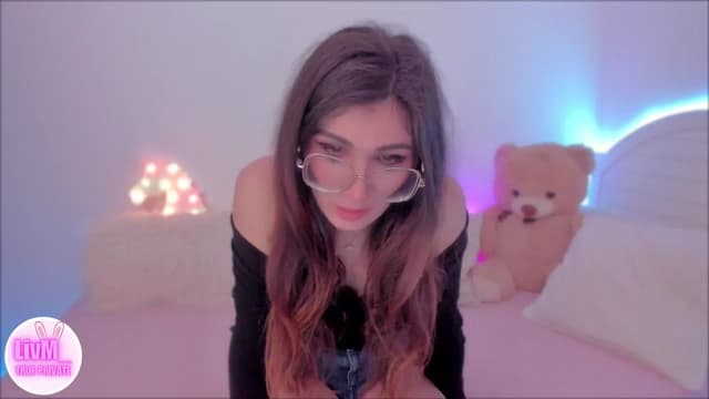 Gallery image thumbnail from LivM_'s myfreecams stream on, 01/26/2025, 08:55 image 17 of 20