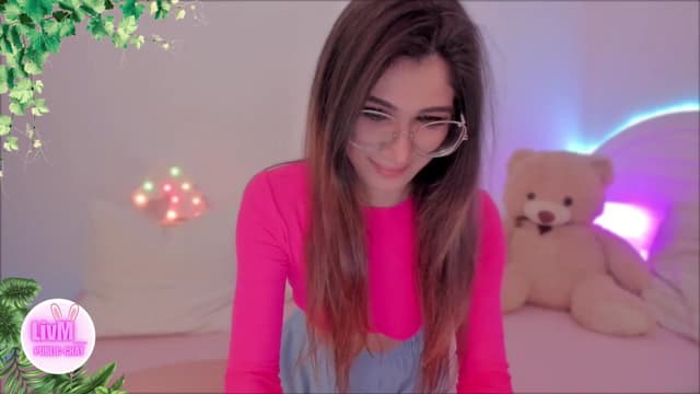 Gallery image thumbnail from LivM_'s myfreecams stream on, 01/29/2025, 09:27 image 13 of 20