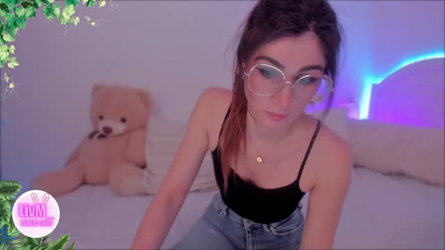 Gallery image thumbnail from LivM_'s myfreecams stream on, 02/02/2025, 08:13 image 13 of 20
