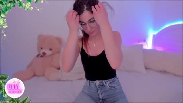 Gallery image thumbnail from LivM_'s myfreecams stream on, 02/02/2025, 08:13 image 6 of 20