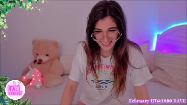 Gallery image thumbnail from LivM_'s myfreecams stream on, 02/05/2025, 09:08 image 18 of 20