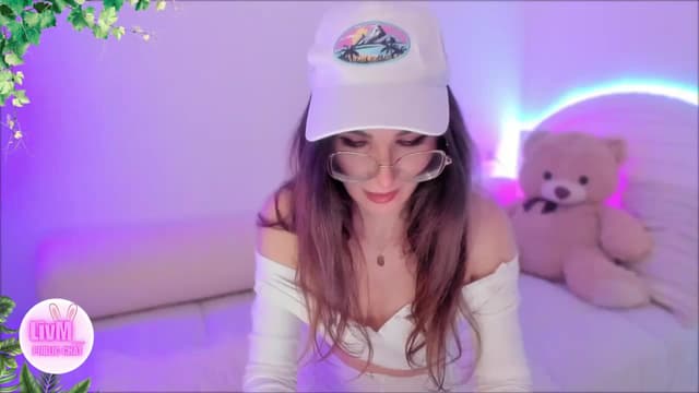 Gallery image thumbnail from LivM_'s myfreecams stream on, 02/08/2025, 09:41 image 11 of 20