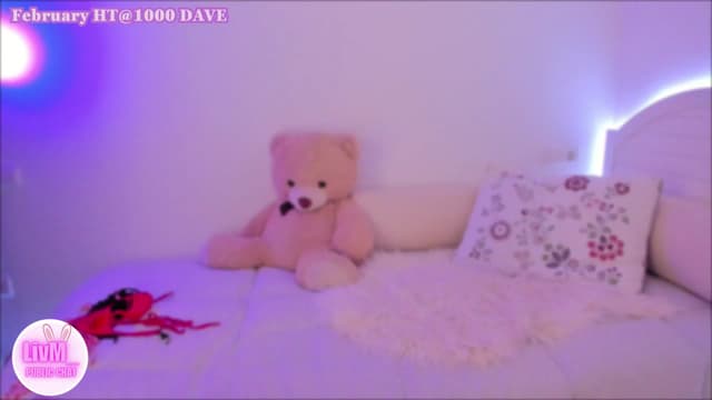 Gallery image thumbnail from LivM_'s myfreecams stream on, 02/19/2025, 09:27 image 15 of 20