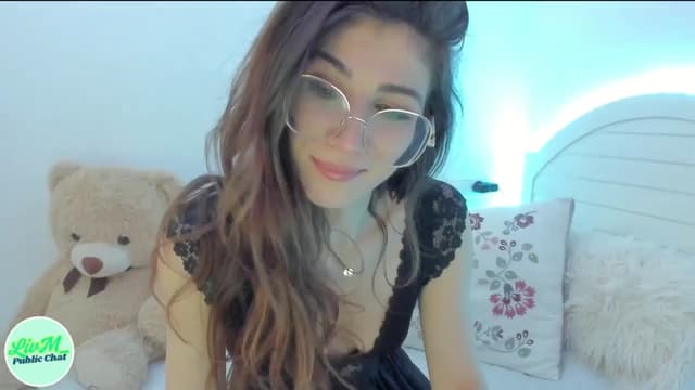 Gallery image thumbnail from LivM_'s myfreecams stream on, 03/04/2025, 09:29 image 11 of 20