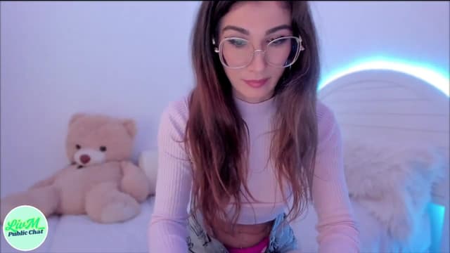 Gallery image thumbnail from LivM_'s myfreecams stream on, 03/06/2025, 09:13 image 18 of 20