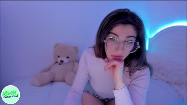 Gallery image thumbnail from LivM_'s myfreecams stream on, 03/06/2025, 09:13 image 2 of 20