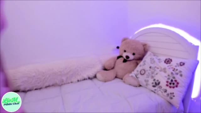 Gallery image thumbnail from LivM_'s myfreecams stream on, 03/13/2025, 09:57 image 1 of 20