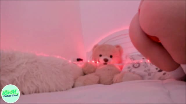 Gallery image thumbnail from LivM_'s myfreecams stream on, 03/13/2025, 09:57 image 7 of 20