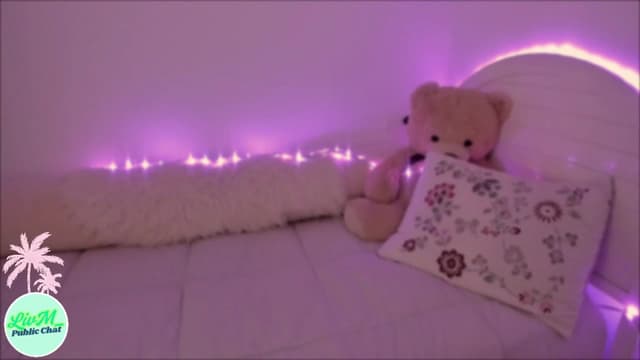 Gallery image thumbnail from LivM_'s myfreecams stream on, 03/26/2025, 09:08 image 16 of 20
