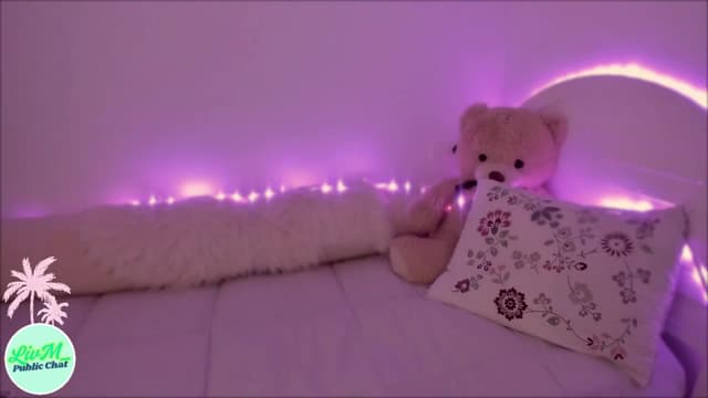 Gallery image thumbnail from LivM_'s myfreecams stream on, 03/26/2025, 09:08 image 7 of 20