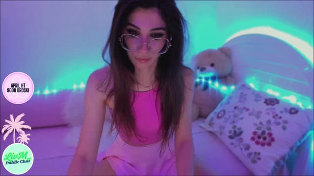 Gallery image thumbnail from LivM_'s myfreecams stream on, 04/28/2025, 08:31 image 2 of 20