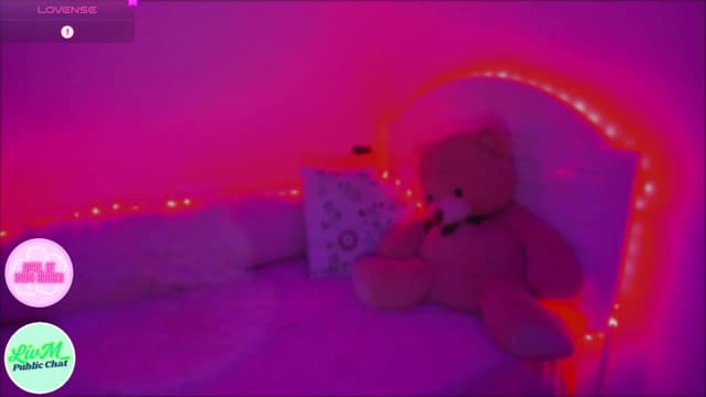Gallery image thumbnail from LivM_'s myfreecams stream on, 04/30/2025, 09:41 image 8 of 20